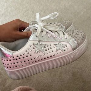 Size 6 women’s platform shoes